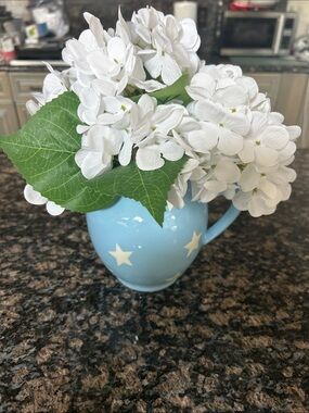 CELEBRATE IT 11" WHITE HYDRANGEA CERAMIC PITCHER  ARRANGEMENT NWT